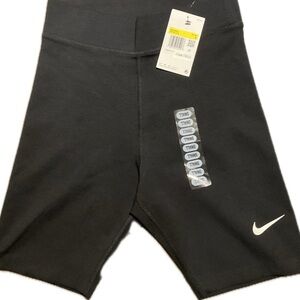 Nike High-waisted Black Shorts